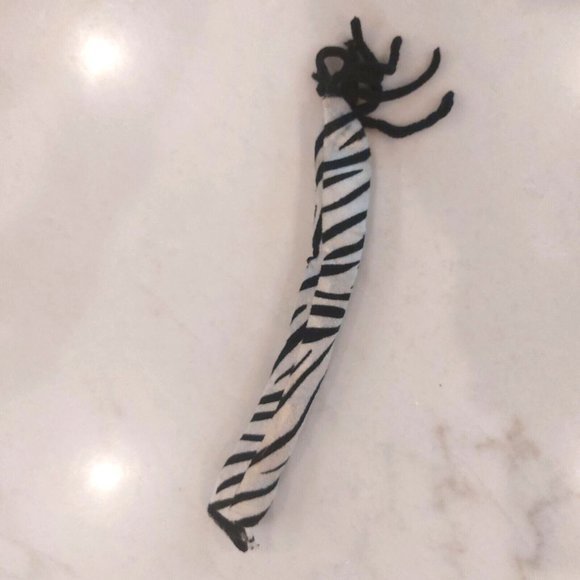 Girl's Zebra Halloween‎ 4-Piece Costume Child Medium Size 8-10. Retails for $32 - Picture 6 of 10
